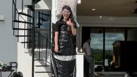 ExtraEmily forced to hang on a pole for 12 hours